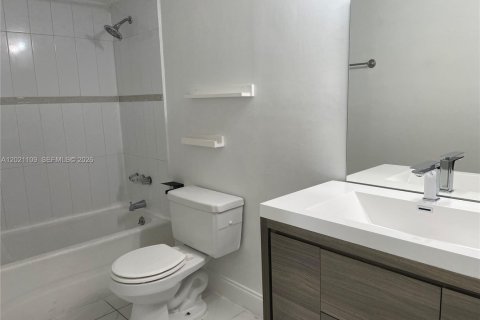 Copropriété à louer à Doral, Floride: 1 chambre, 75.25 m2 № 2256874 - photo 12