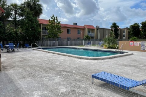 Copropriété à louer à Doral, Floride: 1 chambre, 75.25 m2 № 2256874 - photo 20