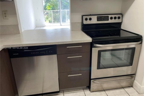 Copropriété à louer à Doral, Floride: 1 chambre, 75.25 m2 № 2256874 - photo 3