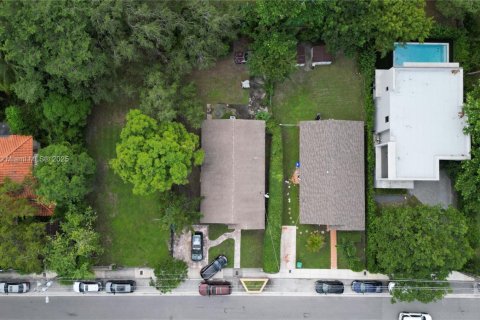 House in Miami, Florida 4 bedrooms, 130.06 sq.m. № 1965424 - photo 4