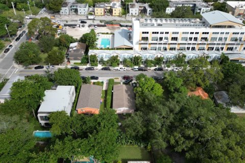 House in Miami, Florida 4 bedrooms, 130.06 sq.m. № 1965424 - photo 5