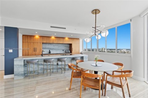 Condo in Aventura, Florida, 2 bedrooms  № 1896285 - photo 18