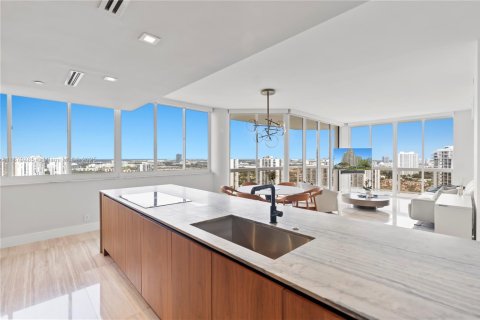 Condo in Aventura, Florida, 2 bedrooms  № 1896285 - photo 9