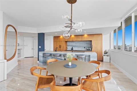 Condo in Aventura, Florida, 2 bedrooms  № 1896285 - photo 4