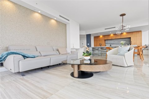 Condo in Aventura, Florida, 2 bedrooms  № 1896285 - photo 16