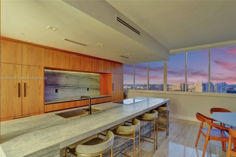 Condo in Aventura, Florida, 2 bedrooms  № 1896285 - photo 6