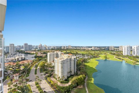 Condo in Aventura, Florida, 2 bedrooms  № 1896285 - photo 27