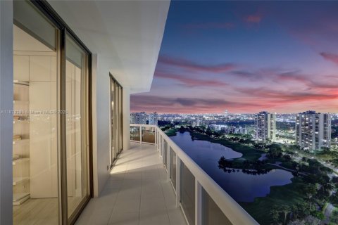 Condo in Aventura, Florida, 2 bedrooms  № 1896285 - photo 22