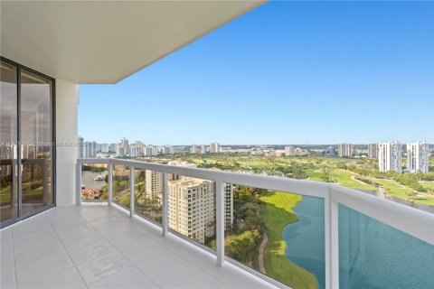Condo in Aventura, Florida, 2 bedrooms  № 1896285 - photo 21