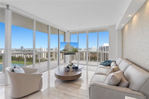 Condo in Aventura, Florida, 2 bedrooms  № 1896285 - photo 15