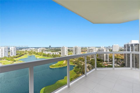 Condo in Aventura, Florida, 2 bedrooms  № 1896285 - photo 20
