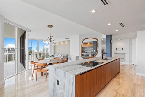Condo in Aventura, Florida, 2 bedrooms  № 1896285 - photo 8