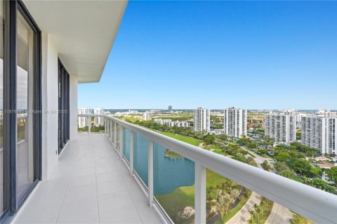 Condo in Aventura, Florida, 2 bedrooms  № 1896285 - photo 23
