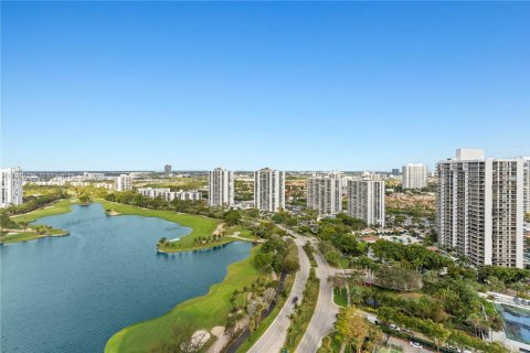 Condo in Aventura, Florida, 2 bedrooms  № 1896285 - photo 30