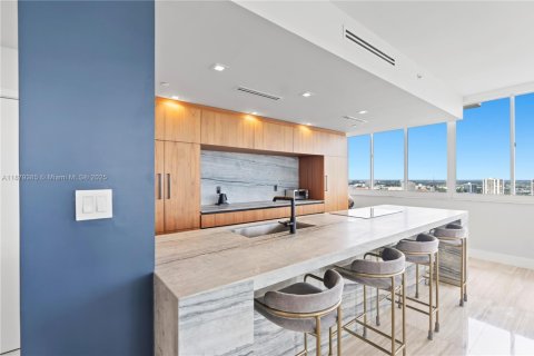 Condo in Aventura, Florida, 2 bedrooms  № 1896285 - photo 5