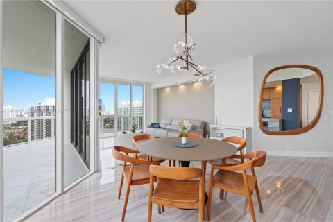 Condo in Aventura, Florida, 2 bedrooms  № 1896285 - photo 17