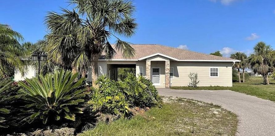 Immobilier commercial à Port Charlotte, Floride 5 chambres, 294.5 m2 № 2371536