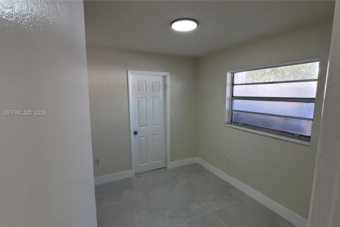 Apartamento en alquiler en Opa-locka, Florida, 2 dormitorios, 78.97 m2 № 2152995 - foto 17
