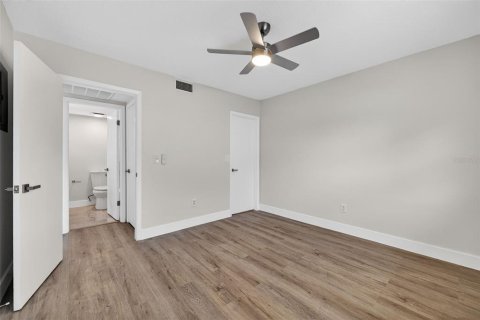Apartamento en alquiler en Port Richey, Florida, 2 dormitorios, 99.59 m2 № 2099190 - foto 14