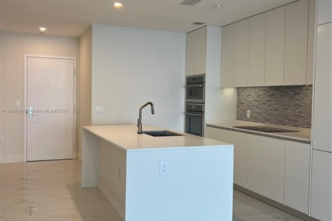 Condo in Miami, Florida, 3 bedrooms  № 1924974 - photo 13