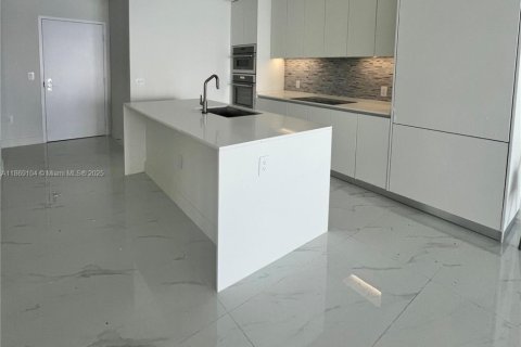 Condo in Miami, Florida, 3 bedrooms  № 1924974 - photo 9