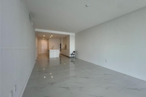 Condo in Miami, Florida, 3 bedrooms  № 1924974 - photo 16