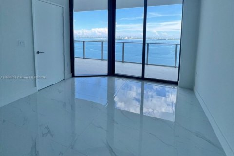 Condo in Miami, Florida, 3 bedrooms  № 1924974 - photo 17