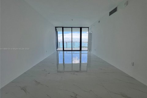 Condo in Miami, Florida, 3 bedrooms  № 1924974 - photo 5