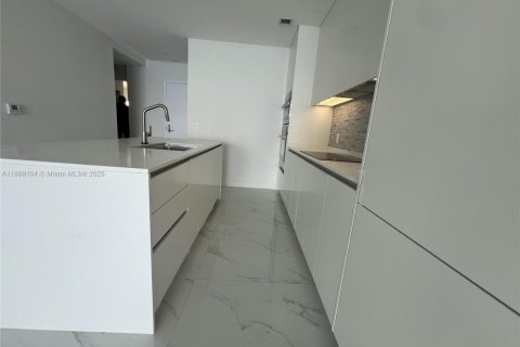 Condo in Miami, Florida, 3 bedrooms  № 1924974 - photo 10