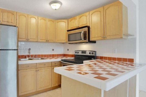Снять в аренду кондоминиум в Майами, Флорида 1 спальня, 51.1м2, № 2011481 - фото 3