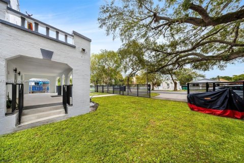 Apartment in Miami, Florida 1 bedroom, 46.45 sq.m. № 1942272 - photo 16