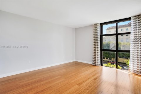 Condo in Coral Gables, Florida, 2 bedrooms  № 2399683 - photo 16
