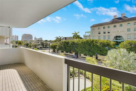Condo in Coral Gables, Florida, 2 bedrooms  № 2399683 - photo 19