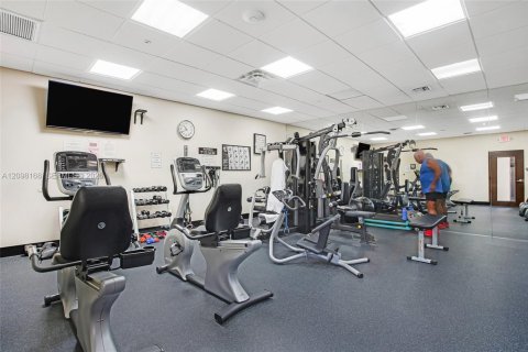 Condo in Coral Gables, Florida, 2 bedrooms  № 2399683 - photo 17