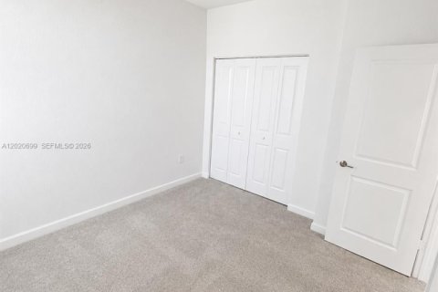 Купить таунхаус в Хомстед, Флорида 3 спальни, 129.41м2, № 2077724 - фото 13