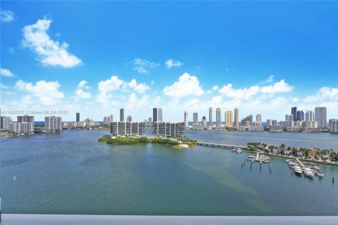 Copropriété à vendre à Aventura, Floride: 4 chambres, 336.31 m2 № 1858705 - photo 16