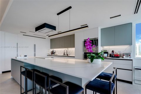 Copropriété à vendre à Aventura, Floride: 4 chambres, 336.31 m2 № 1858705 - photo 11