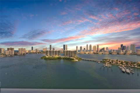Copropriété à vendre à Aventura, Floride: 4 chambres, 336.31 m2 № 1858705 - photo 1