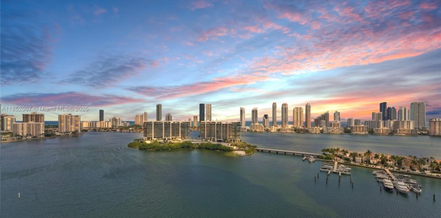 Condo in Aventura, Florida, 4 bedrooms № 1858705