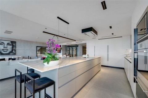 Copropriété à vendre à Aventura, Floride: 4 chambres, 336.31 m2 № 1858705 - photo 13