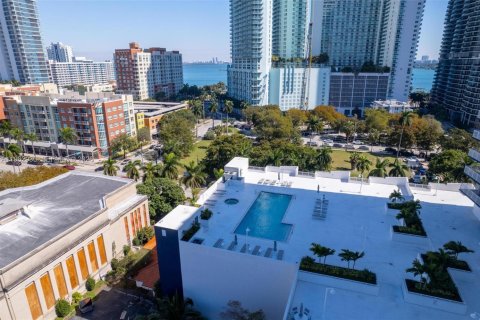 Condo in Miami, Florida, 2 bedrooms  № 2026414 - photo 18