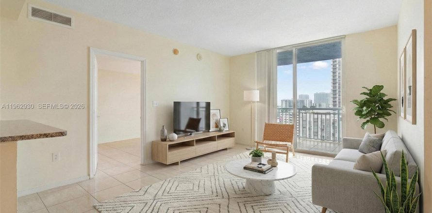 Condo in Miami, Florida, 2 bedrooms  № 2026414