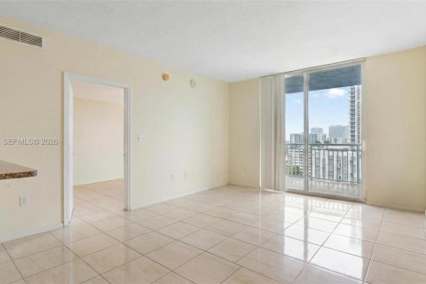 Condo in Miami, Florida, 2 bedrooms  № 2026414 - photo 14