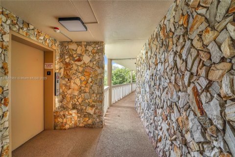 Condo in Coconut Creek, Florida, 1 bedroom  № 1882344 - photo 25