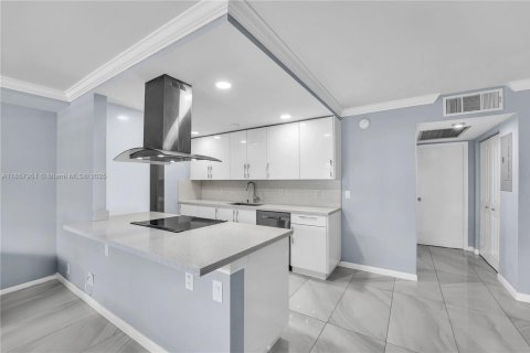 Condo in Coconut Creek, Florida, 1 bedroom  № 1882344 - photo 5