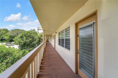 Condo in Coconut Creek, Florida, 1 bedroom  № 1882344 - photo 22