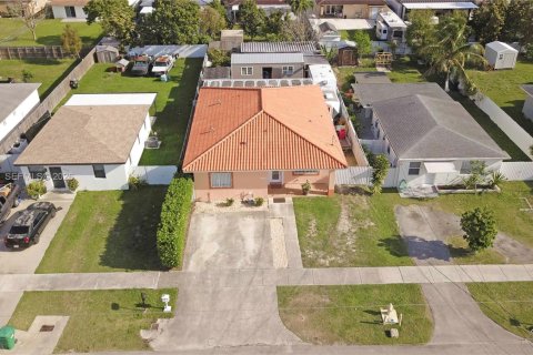 Villa ou maison à vendre à Miami, Floride: 3 chambres, 138.8 m2 № 2055740 - photo 27