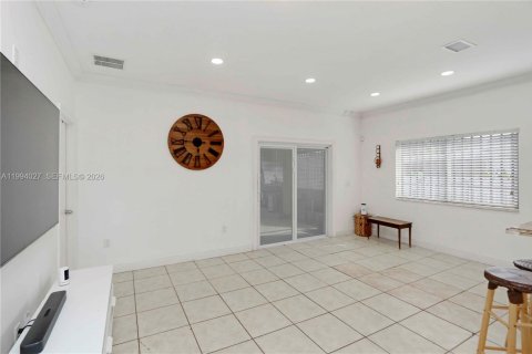 Villa ou maison à vendre à Miami, Floride: 3 chambres, 138.8 m2 № 2055740 - photo 6