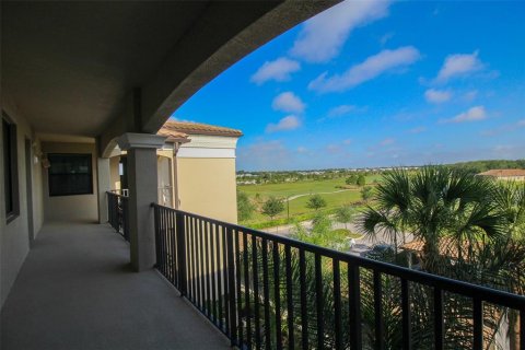 Condo in Bradenton, Florida, 2 bedrooms in LAKEWOOD NATIONAL  № 2298762 - photo 17