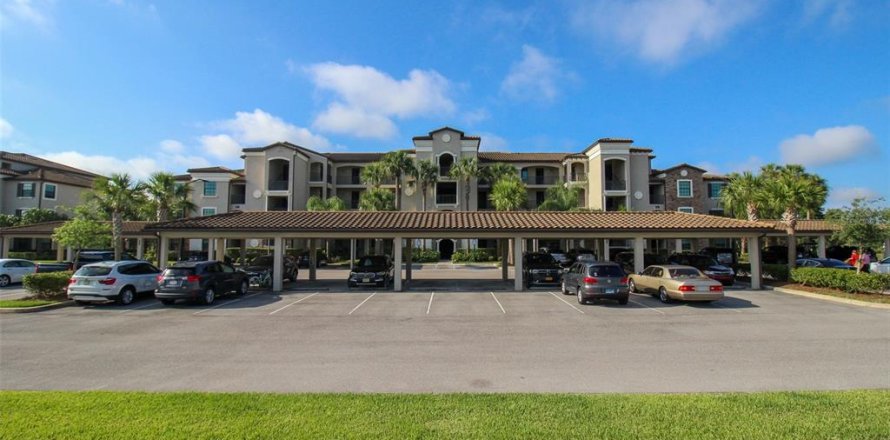 Condo in Bradenton, Florida, 2 bedrooms in LAKEWOOD NATIONAL  № 2298762